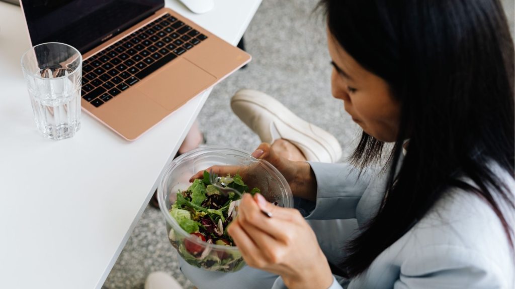 signs of hormonal imbalance can be overcome through a healthier diet